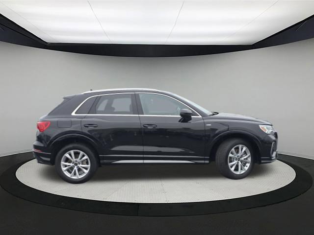 Certified 2025 Audi Q3 2.0T Premium w/ Convenience Package AWD/4WD image 8