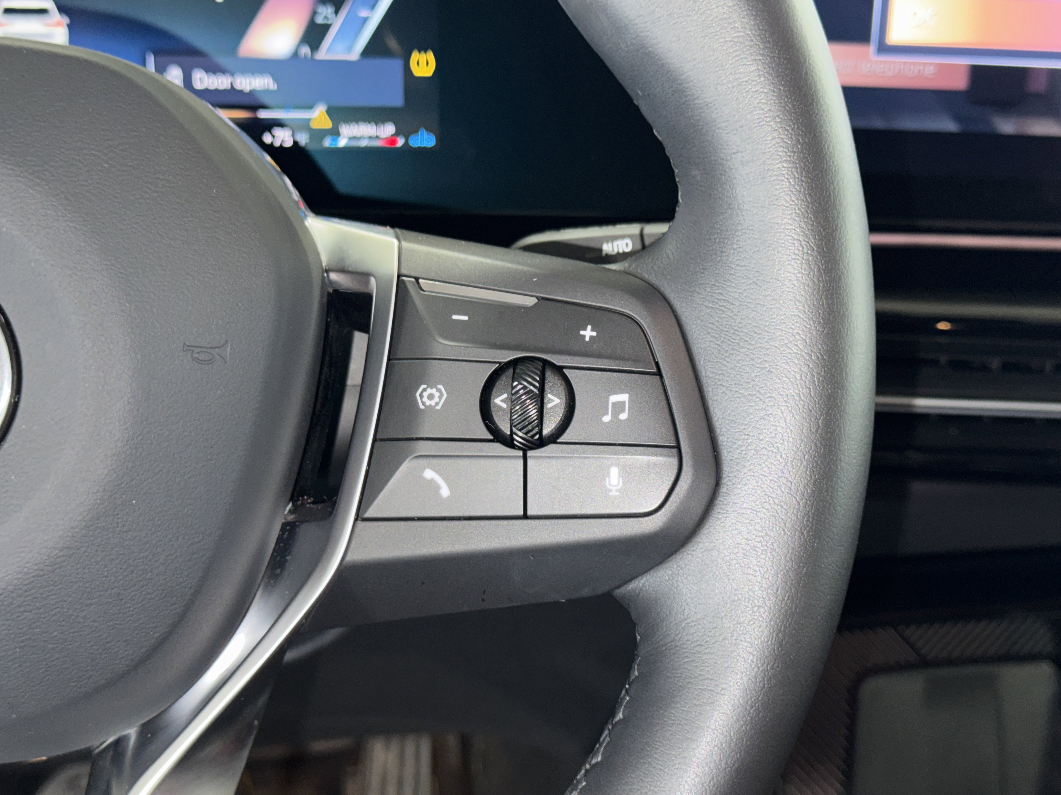 Certified 2025 BMW X1 xDrive28i w/ Premium Package image 23