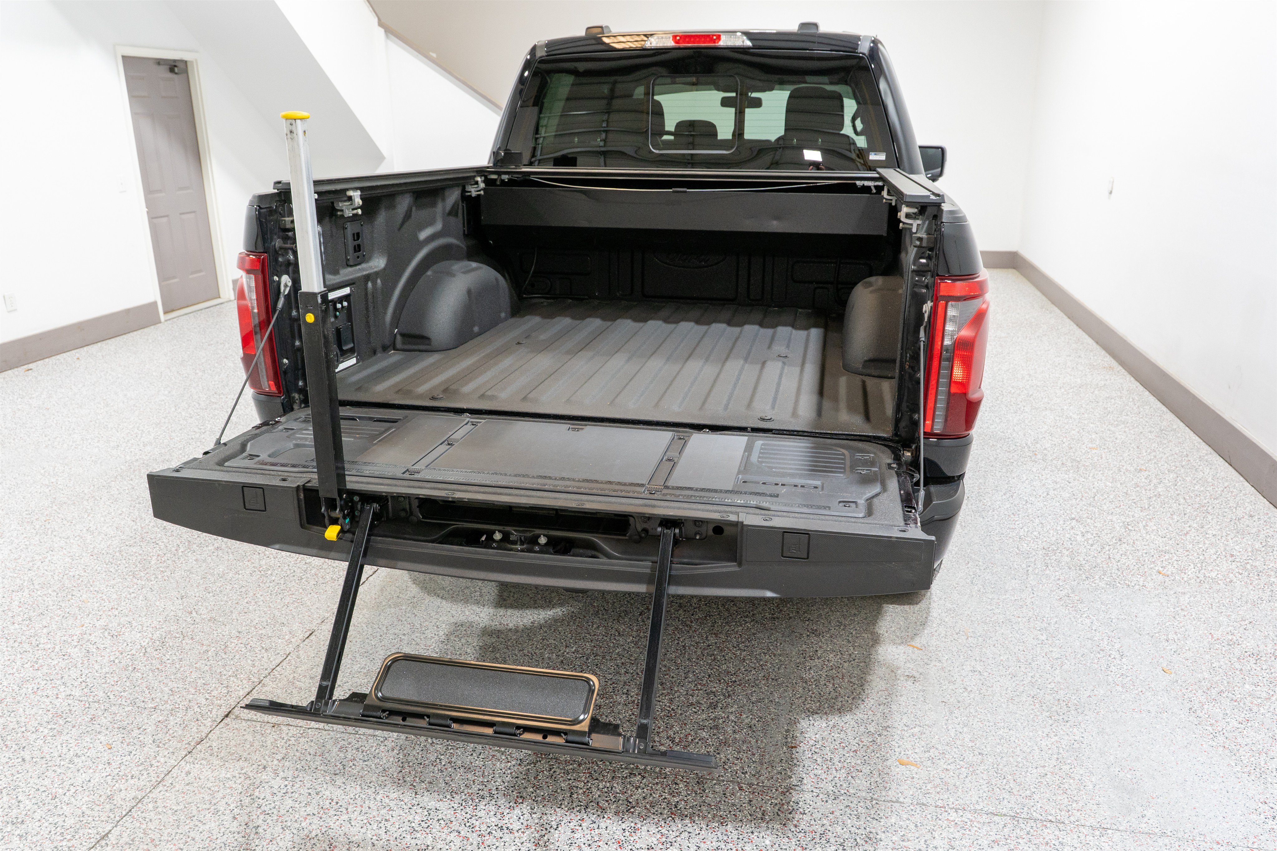 Used 2025 Ford F150 XLT w/ Equipment Group 302A MID AWD/4WD image 11