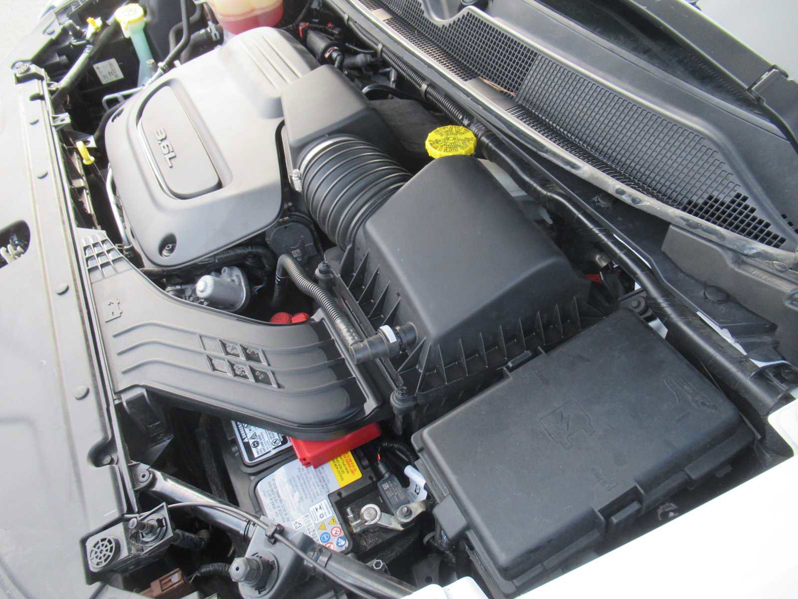 Used 2023 Chrysler Pacifica Limited image 15