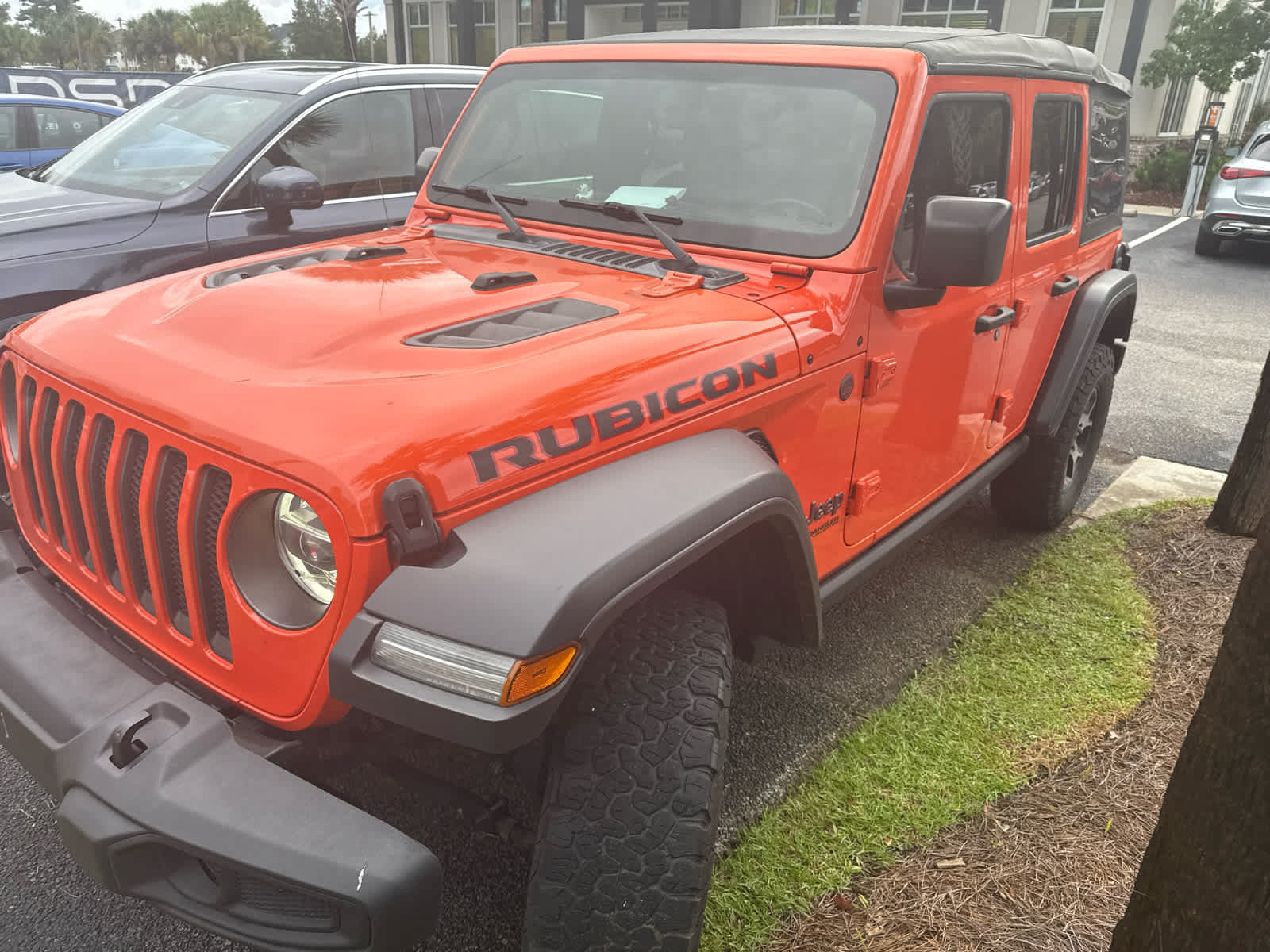 Used 2018 Jeep Wrangler Unlimited Rubicon w/ LED Lighting Group AWD/4WD image 6