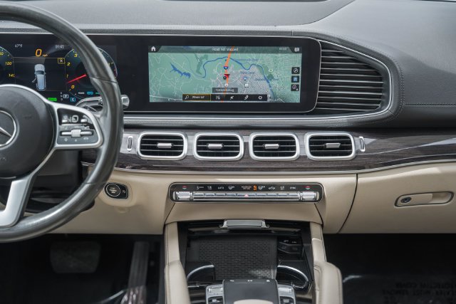 Used 2020 Mercedes-Benz GLS 450 4MATIC image 25