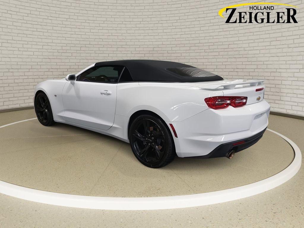 Used 2021 Chevrolet Camaro LT RWD image 7