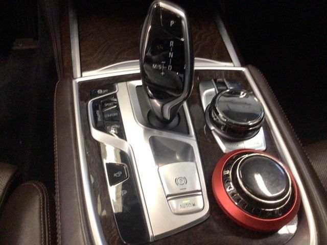 Used 2016 BMW 750i xDrive AWD/4WD image 12