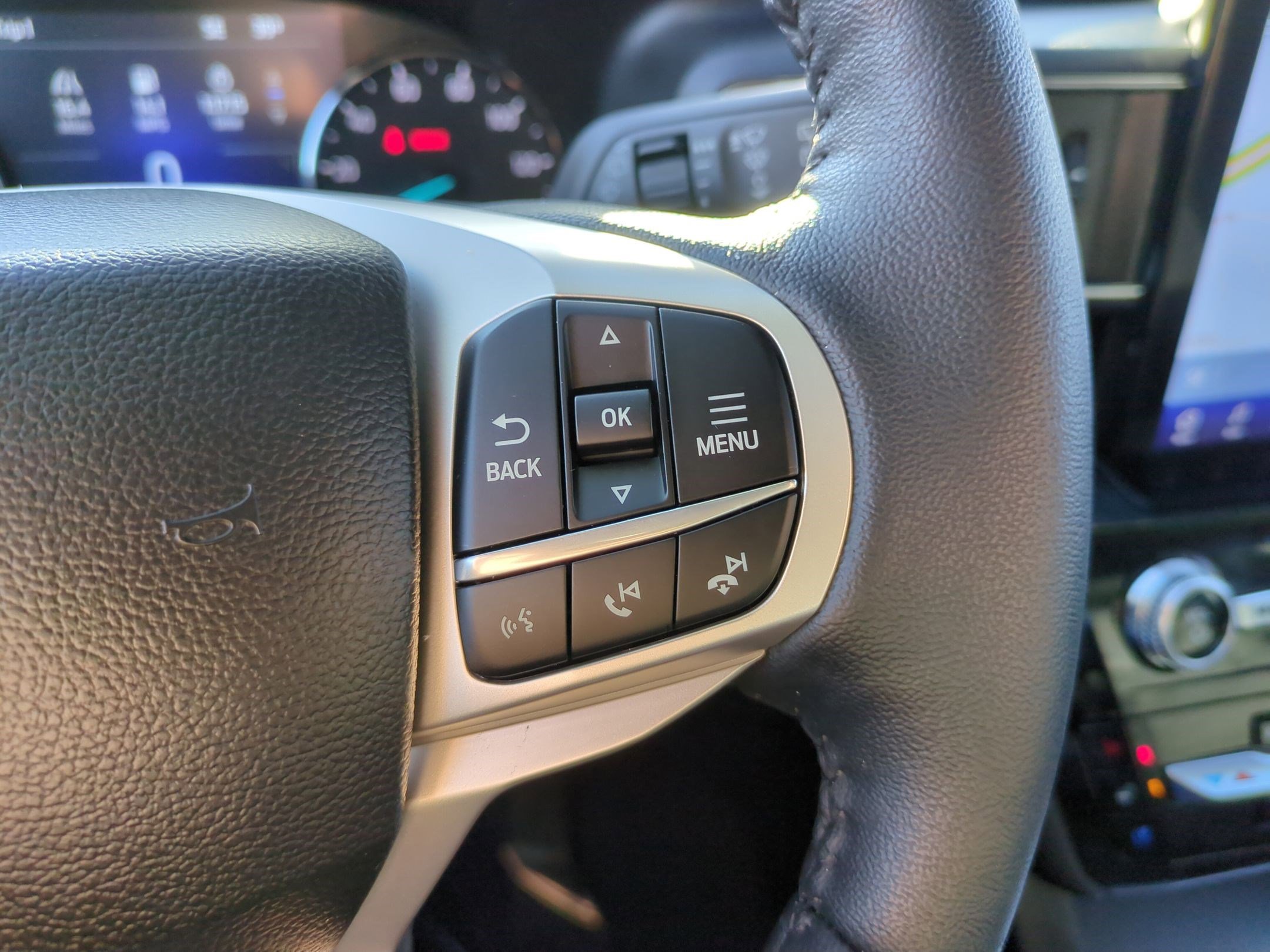 Used 2023 Ford Explorer Limited w/ Limited Technology Package image 19