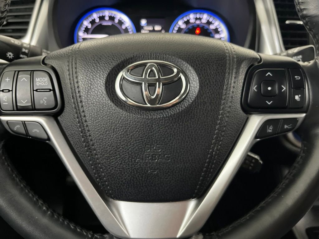 Used 2018 Toyota Highlander Limited Platinum AWD/4WD image 54