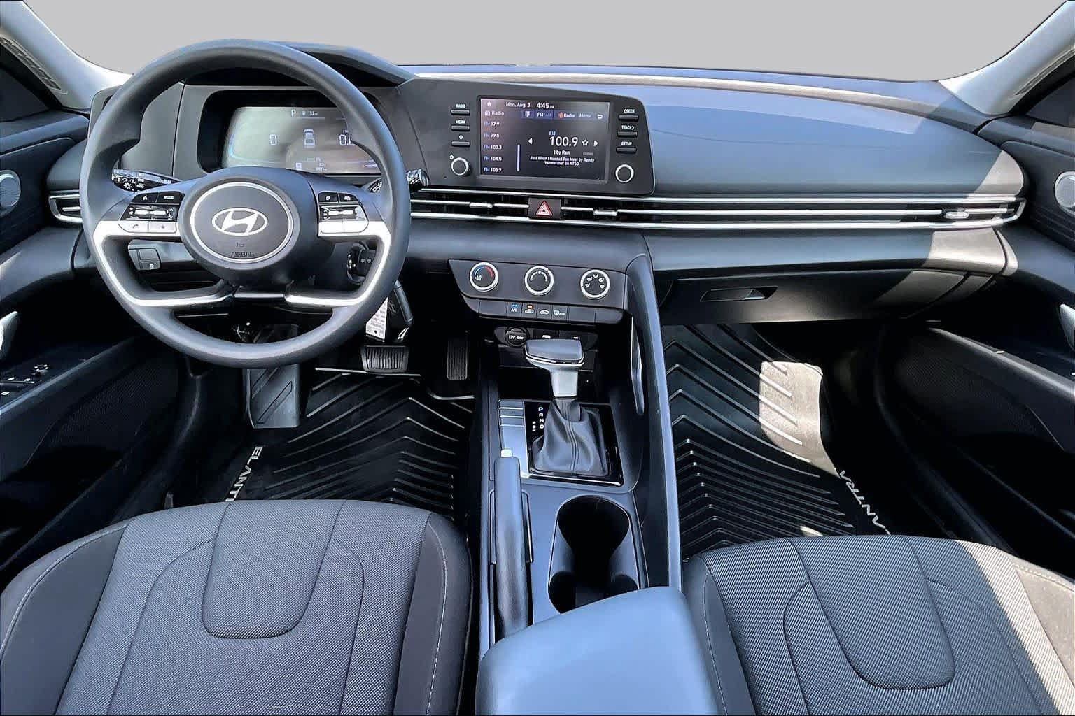 Used 2026 Hyundai Elantra SE FWD image 15