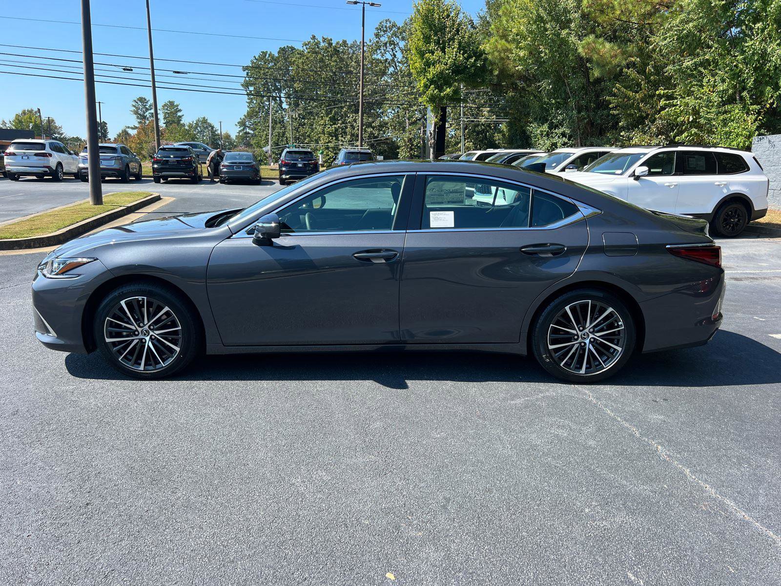 New 2025 Lexus ES 350 w/ Premium Package image 9