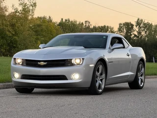 Used 2010 Chevrolet Camaro LT w/ RS Package RWD image 6