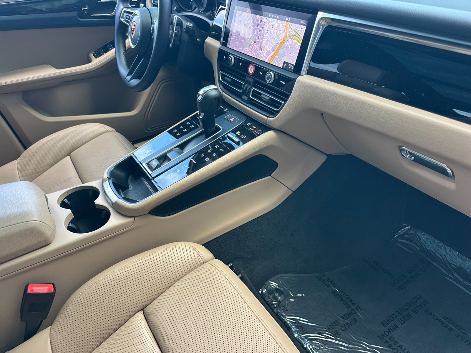 Certified 2026 Porsche Macan AWD/4WD image 20