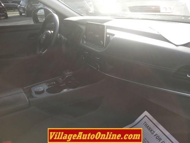Used 2023 Nissan Rogue S AWD/4WD image 29