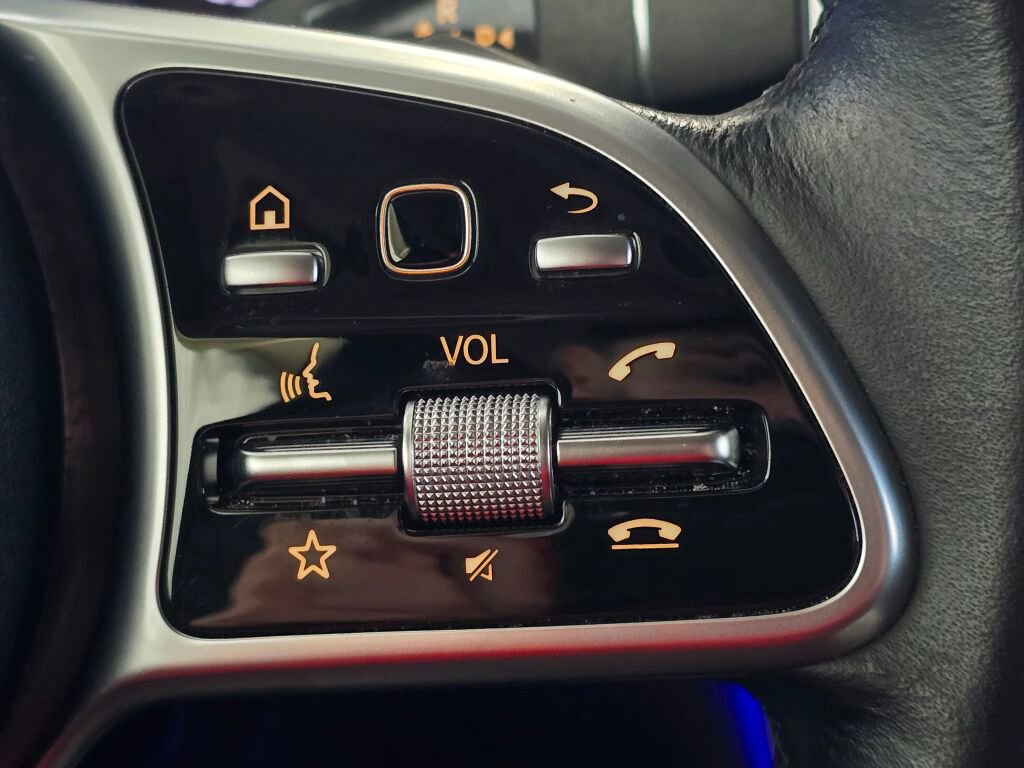 Used 2022 Mercedes-Benz GLC 300 GLC 300 image 42