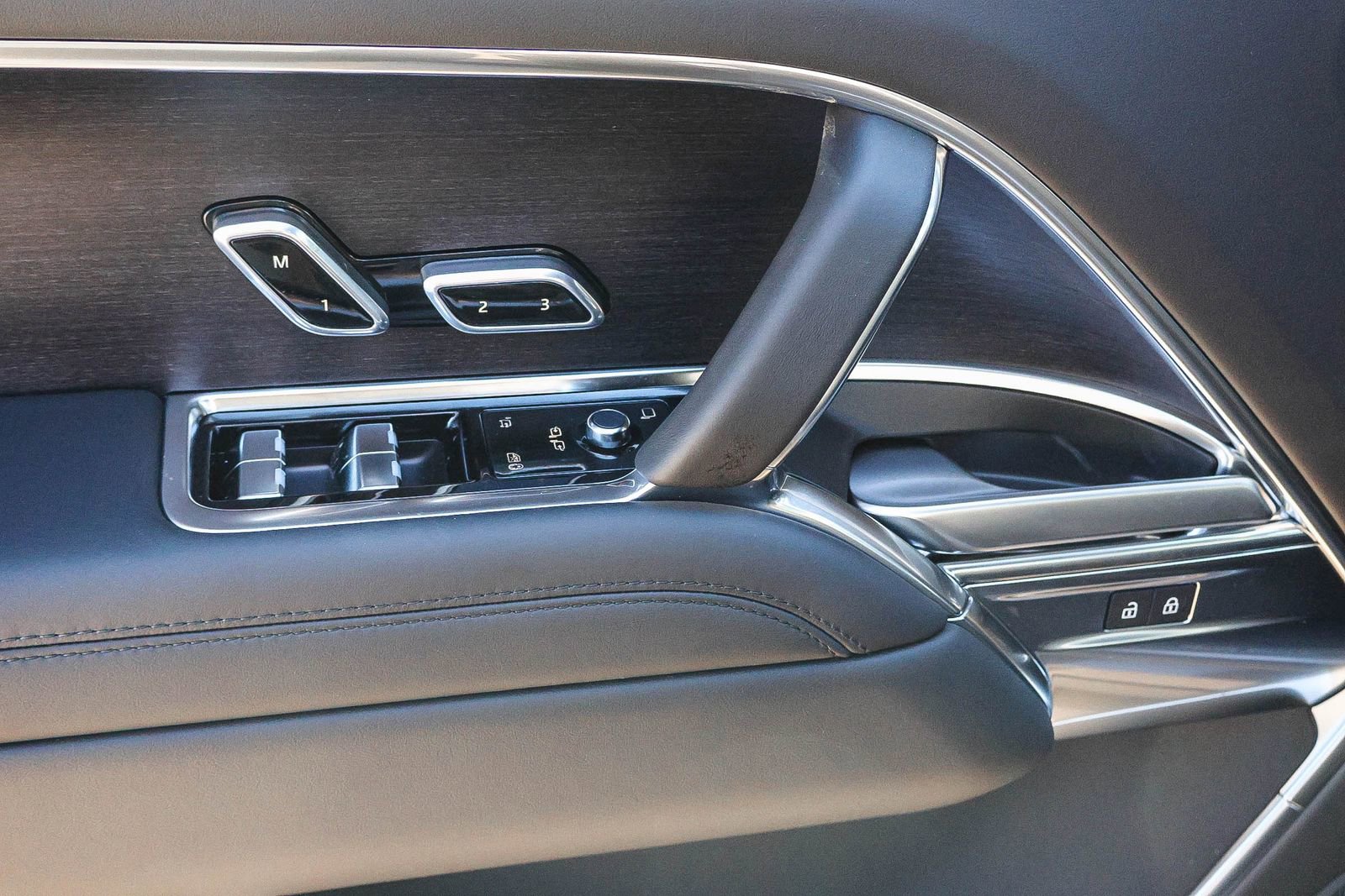 New 2026 Land Rover Range Rover SE image 31