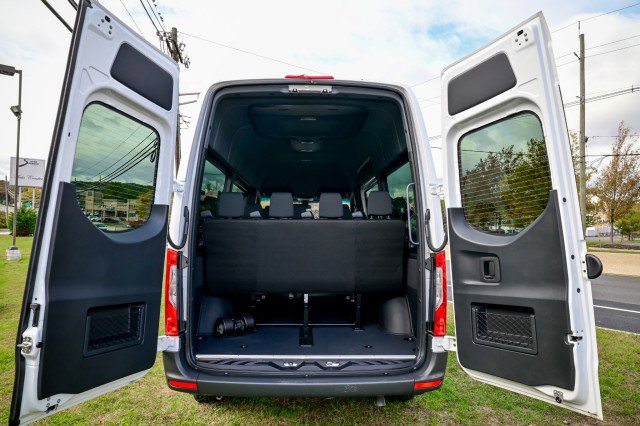 Used 2025 Mercedes-Benz Sprinter 2500 image 16