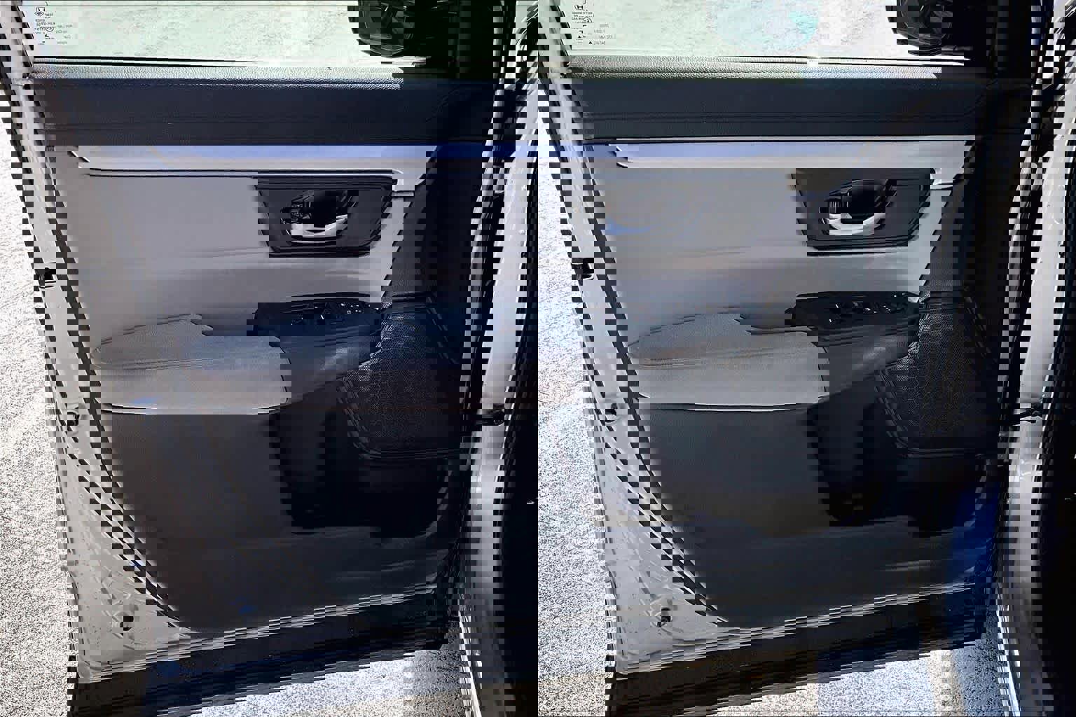 Used 2017 Honda CR-V LX image 20