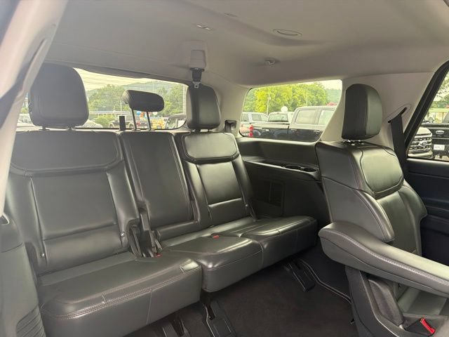 Used 2025 Ford Expedition Active AWD/4WD image 36