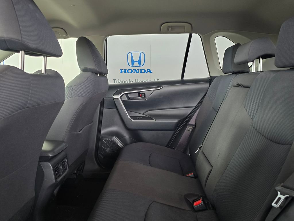 Used 2023 Toyota RAV4 LE AWD/4WD image 11