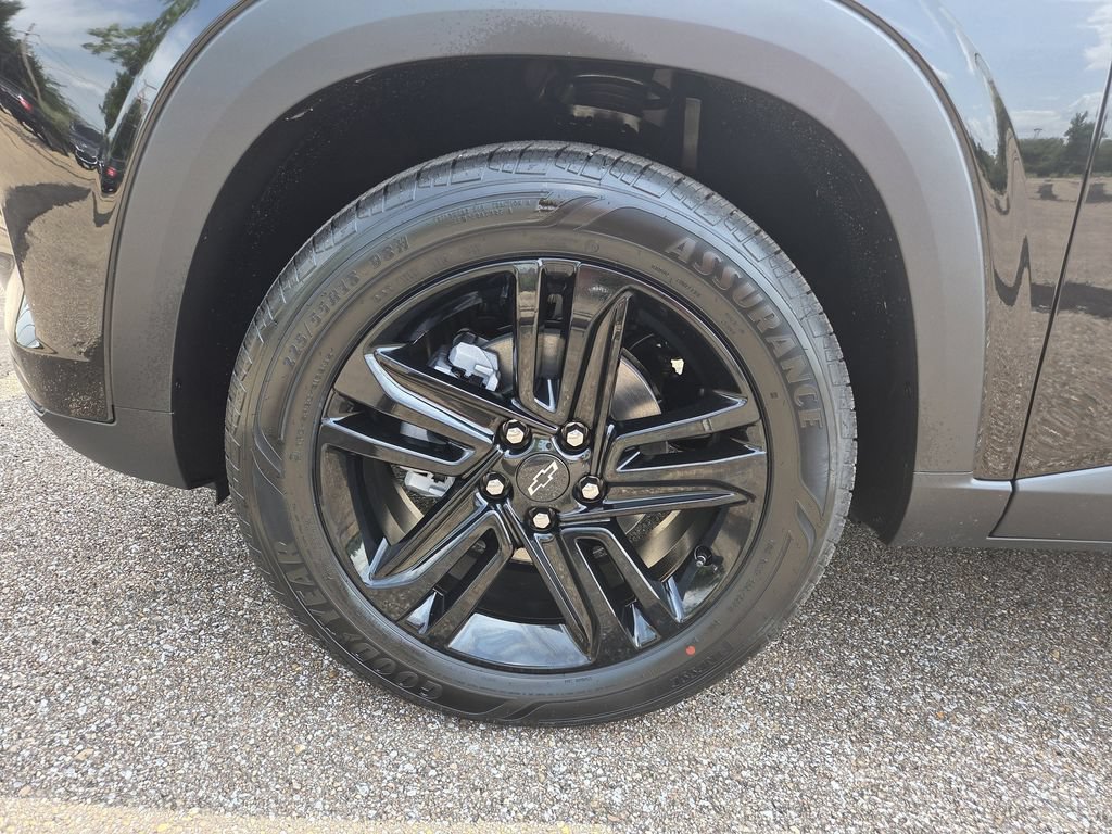 New 2026 Chevrolet Trax ACTIV w/ Sunroof Package FWD image 31