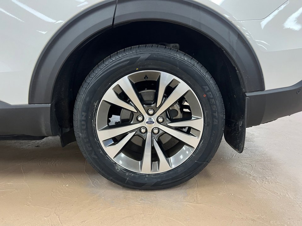 Used 2020 Ford Explorer Platinum image 26