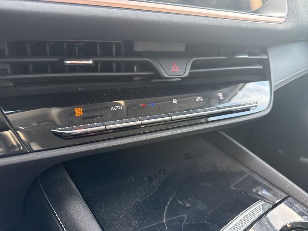 Used 2024 Buick Envision Sport Touring image 17