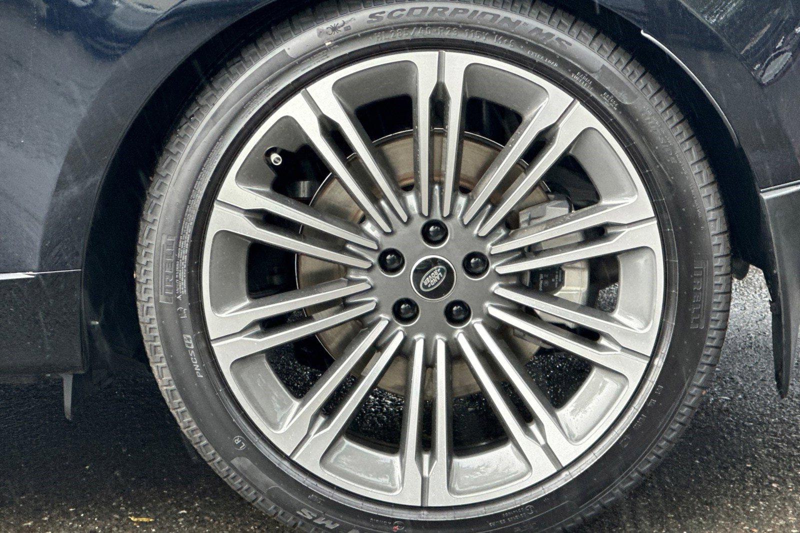 New 2025 Land Rover Range Rover SE image 13