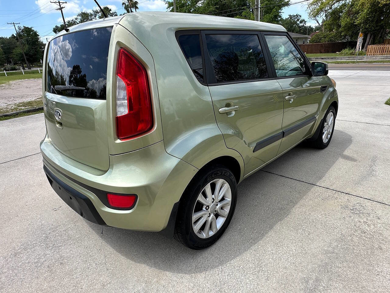 Used 2013 Kia Soul + FWD image 5