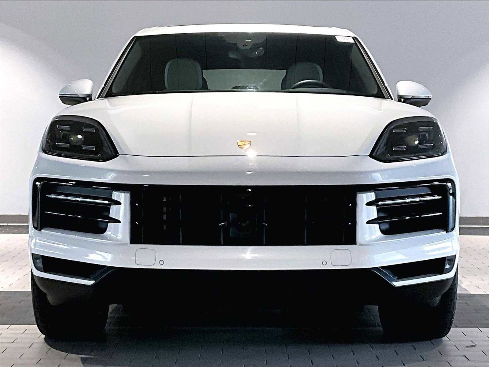 Used 2025 Porsche Cayenne image 13