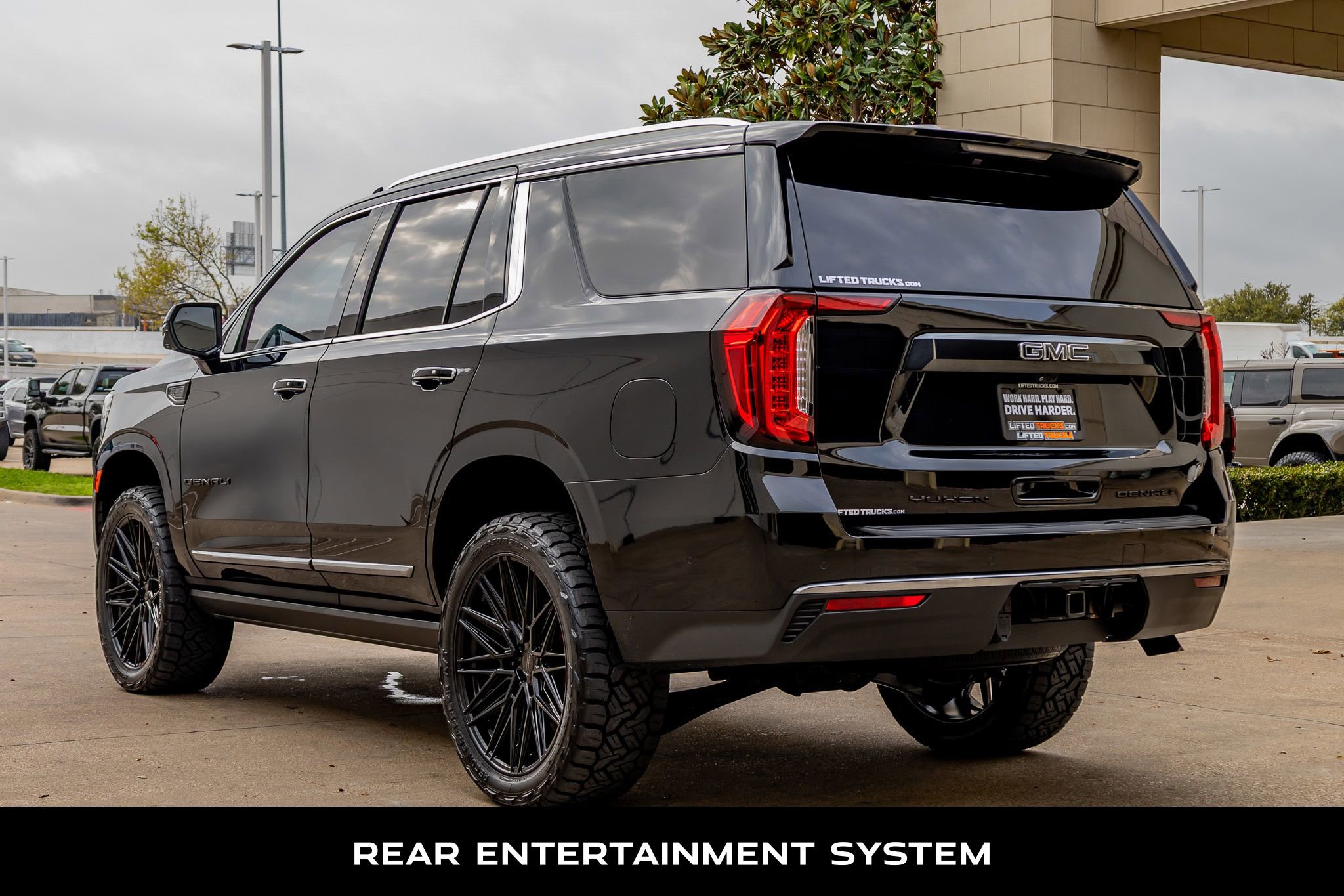 Used 2024 GMC Yukon Denali Ultimate AWD/4WD image 7