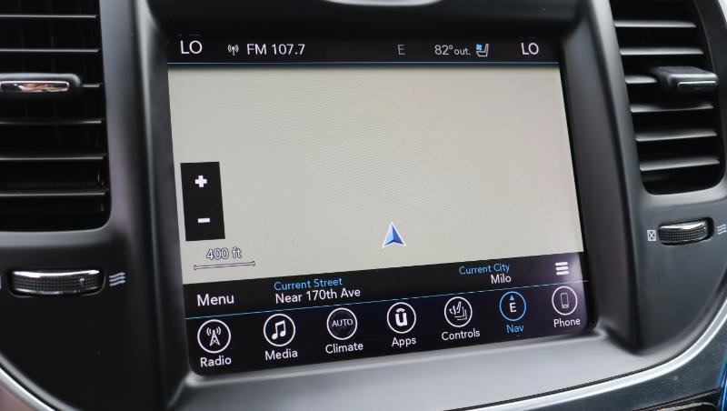 Used 2017 Chrysler 300 C RWD image 13