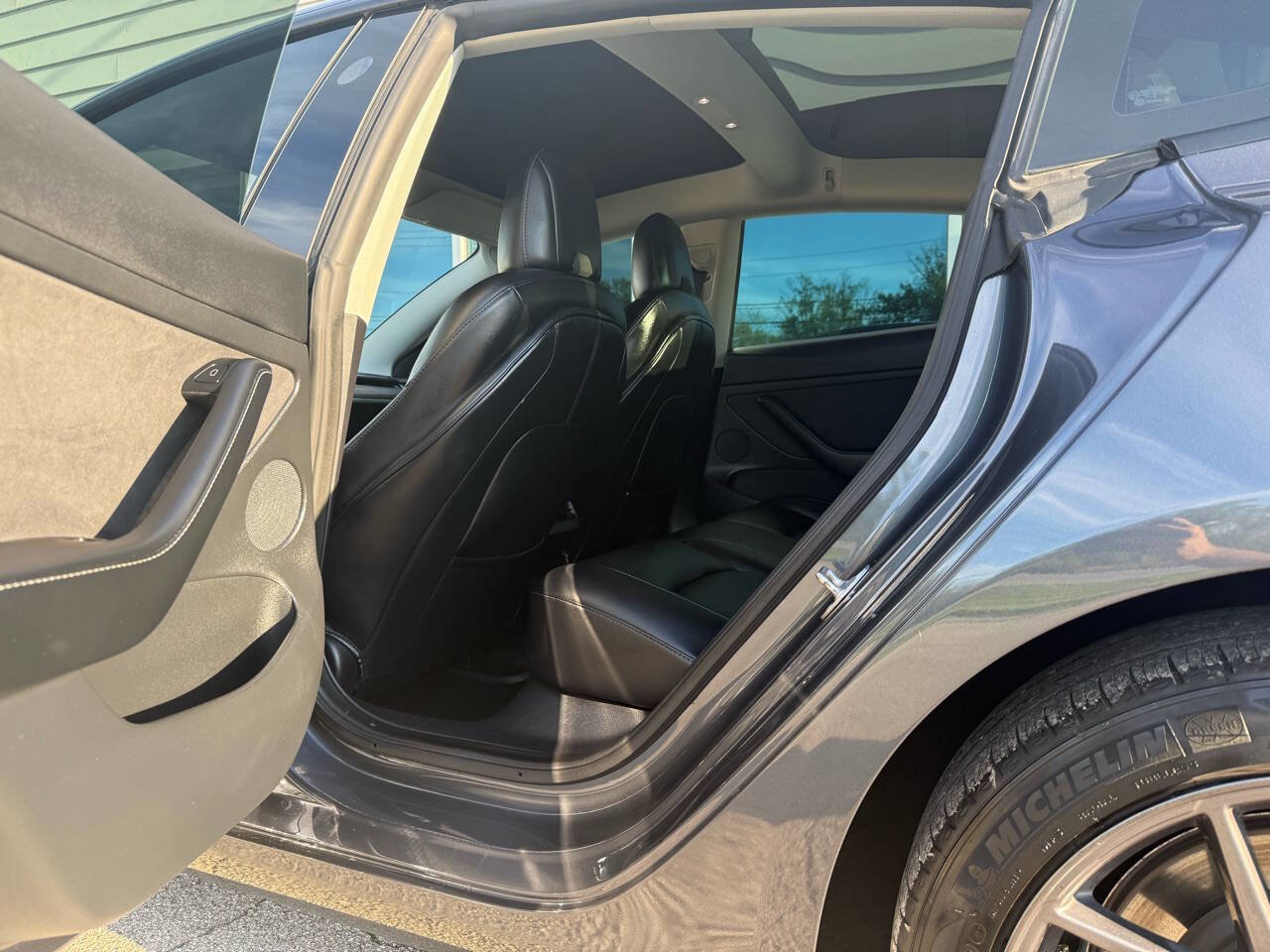 Used 2022 Tesla Model 3 Long Range AWD/4WD image 50