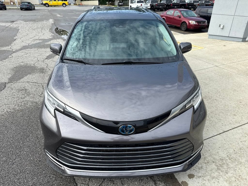 Used 2021 Toyota Sienna Limited AWD/4WD image 11