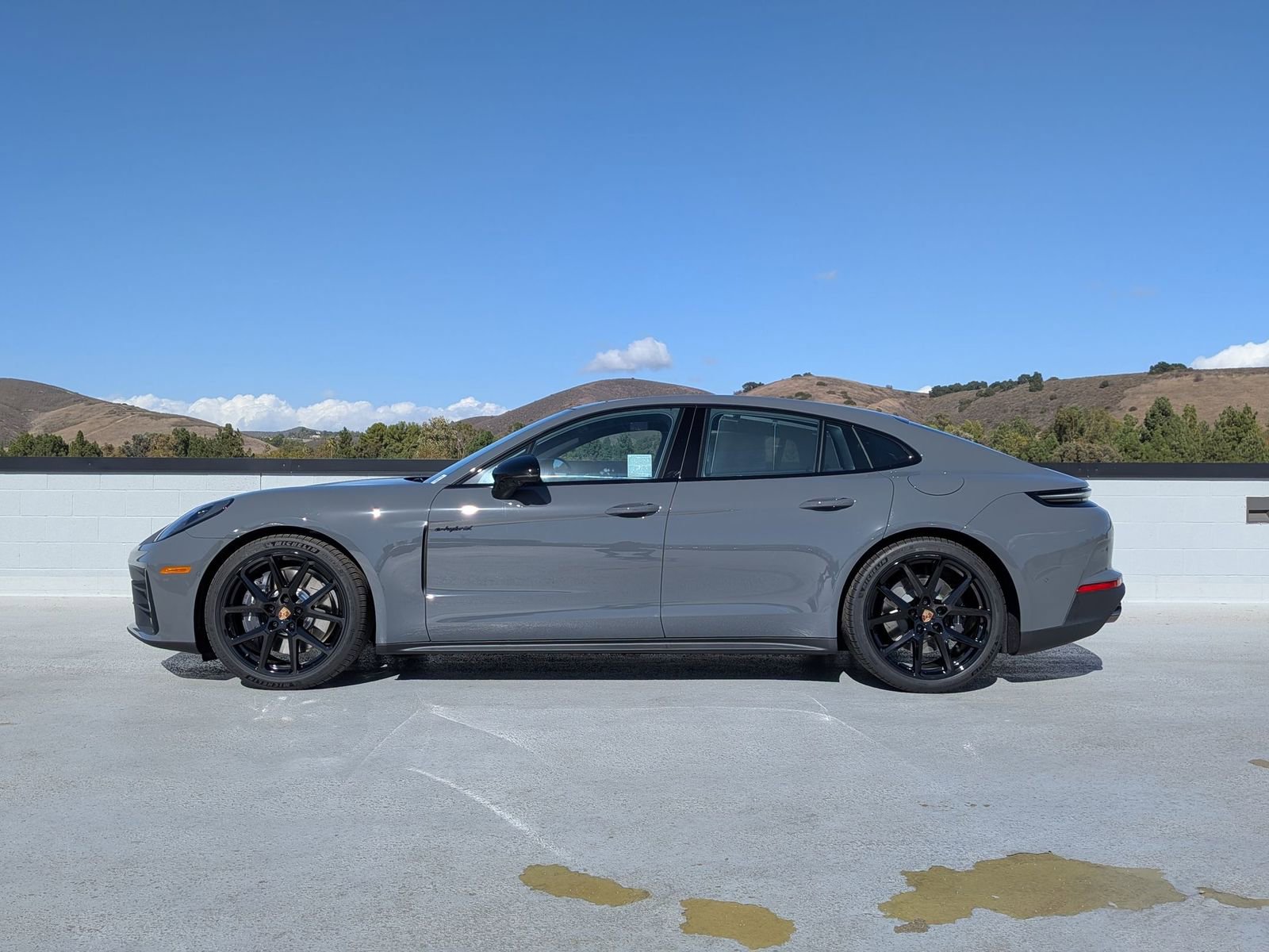 New 2026 Porsche Panamera 4 image 2