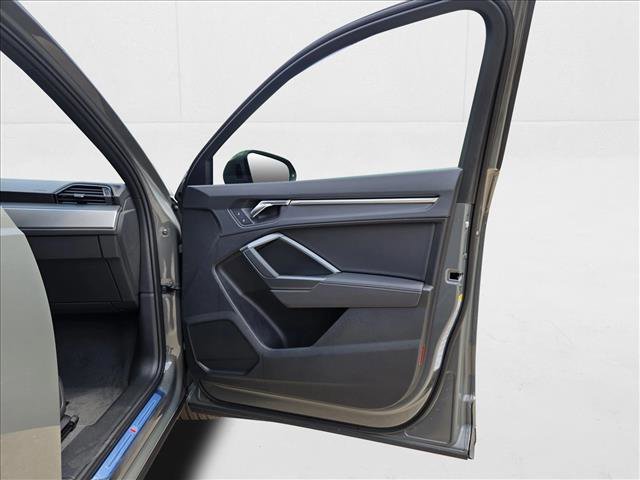 New 2025 Audi Q3 2.0T Premium w/ Convenience Package image 11