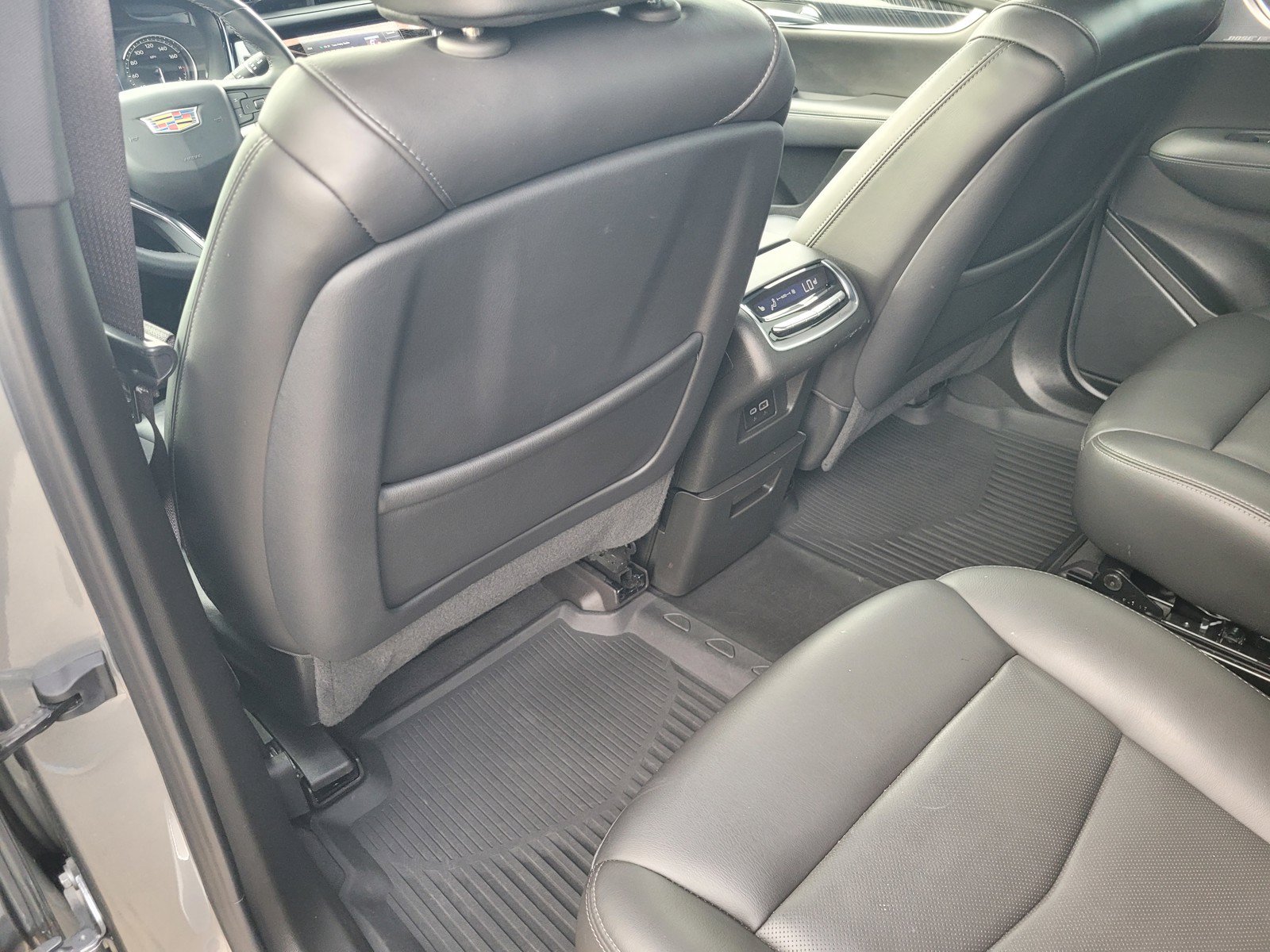 Certified 2025 Cadillac XT6 Premium Luxury FWD image 10