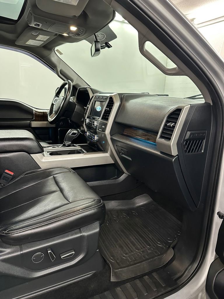 Used 2018 Ford F150 Lariat image 41