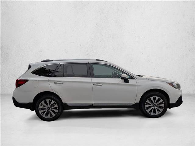 Used 2018 Subaru Outback 2.5i Touring AWD/4WD image 4