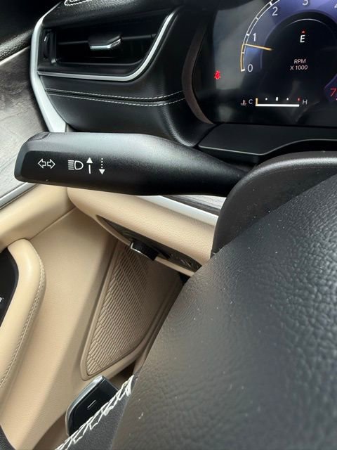 Used 2024 Jeep Grand Cherokee Limited image 23