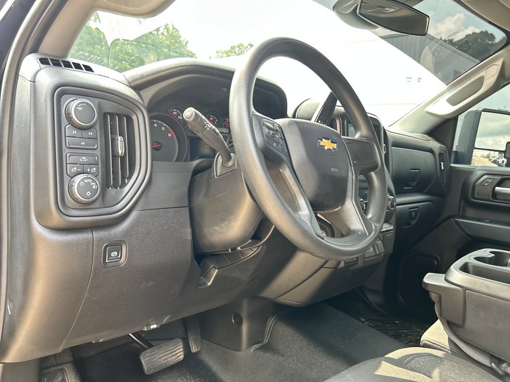 Used 2025 Chevrolet Silverado 2500 Custom w/ Z71 Off-Road Package AWD/4WD image 9