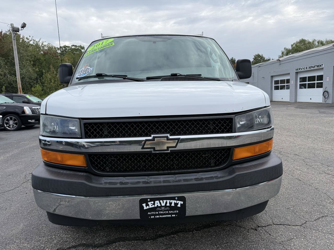 Used 2017 Chevrolet Express 3500 RWD image 3