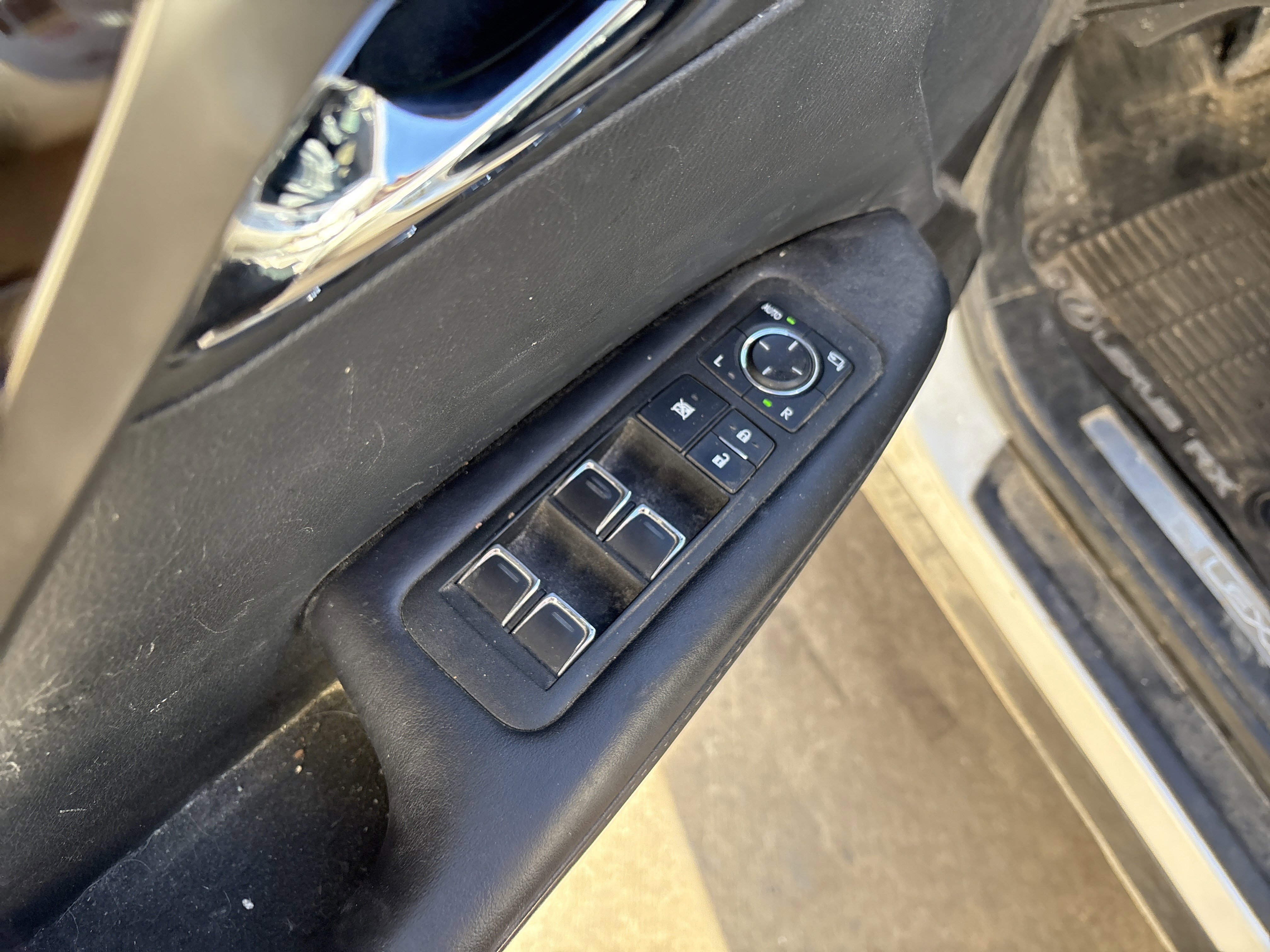 Used 2019 Lexus RX 450h AWD w/ Navigation Package image 15