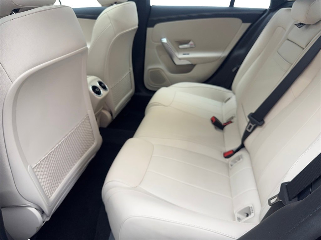 Used 2022 Mercedes-Benz CLA 250 4MATIC image 32