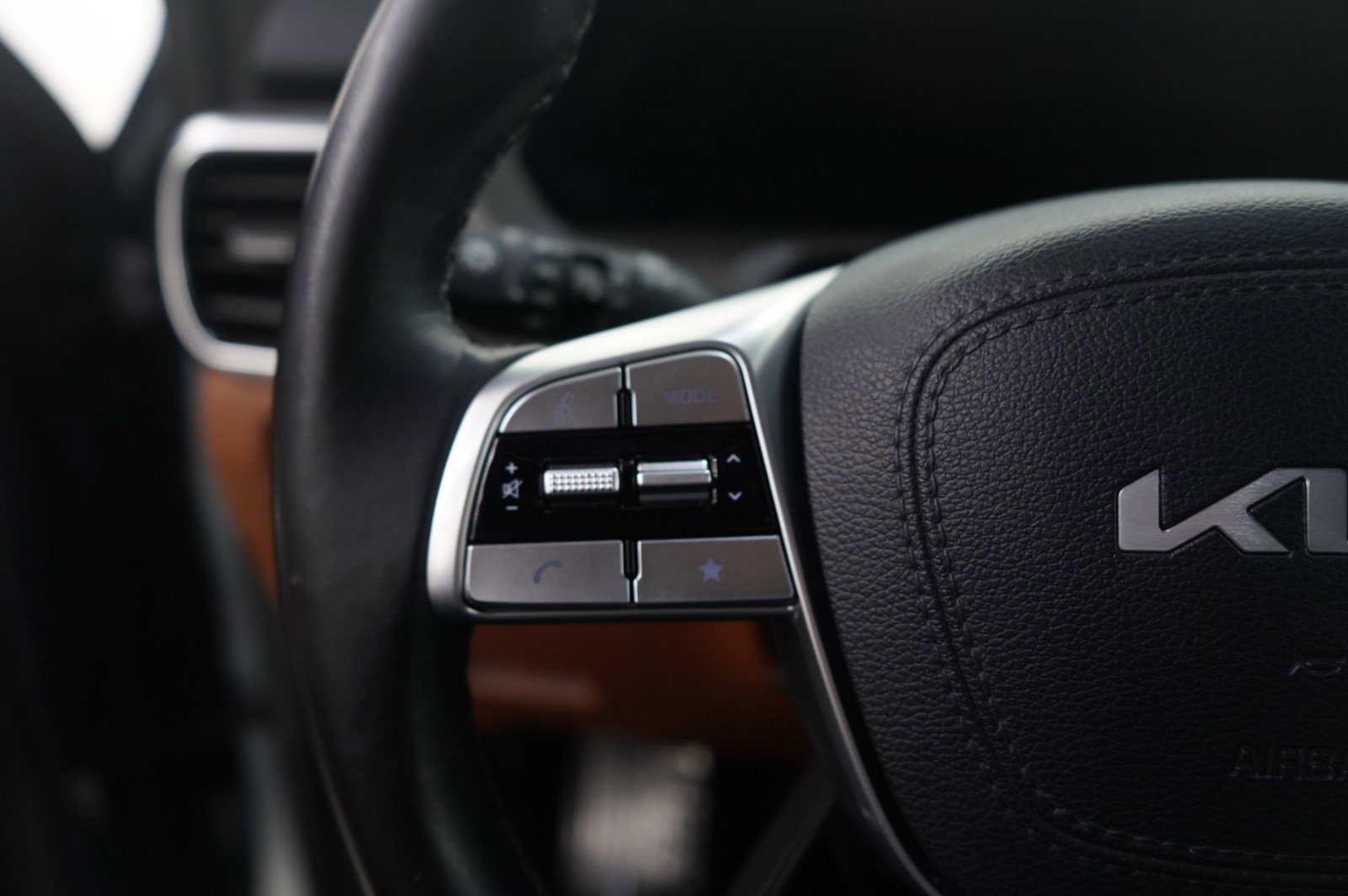 Used 2023 Kia Telluride SX X-Line image 19