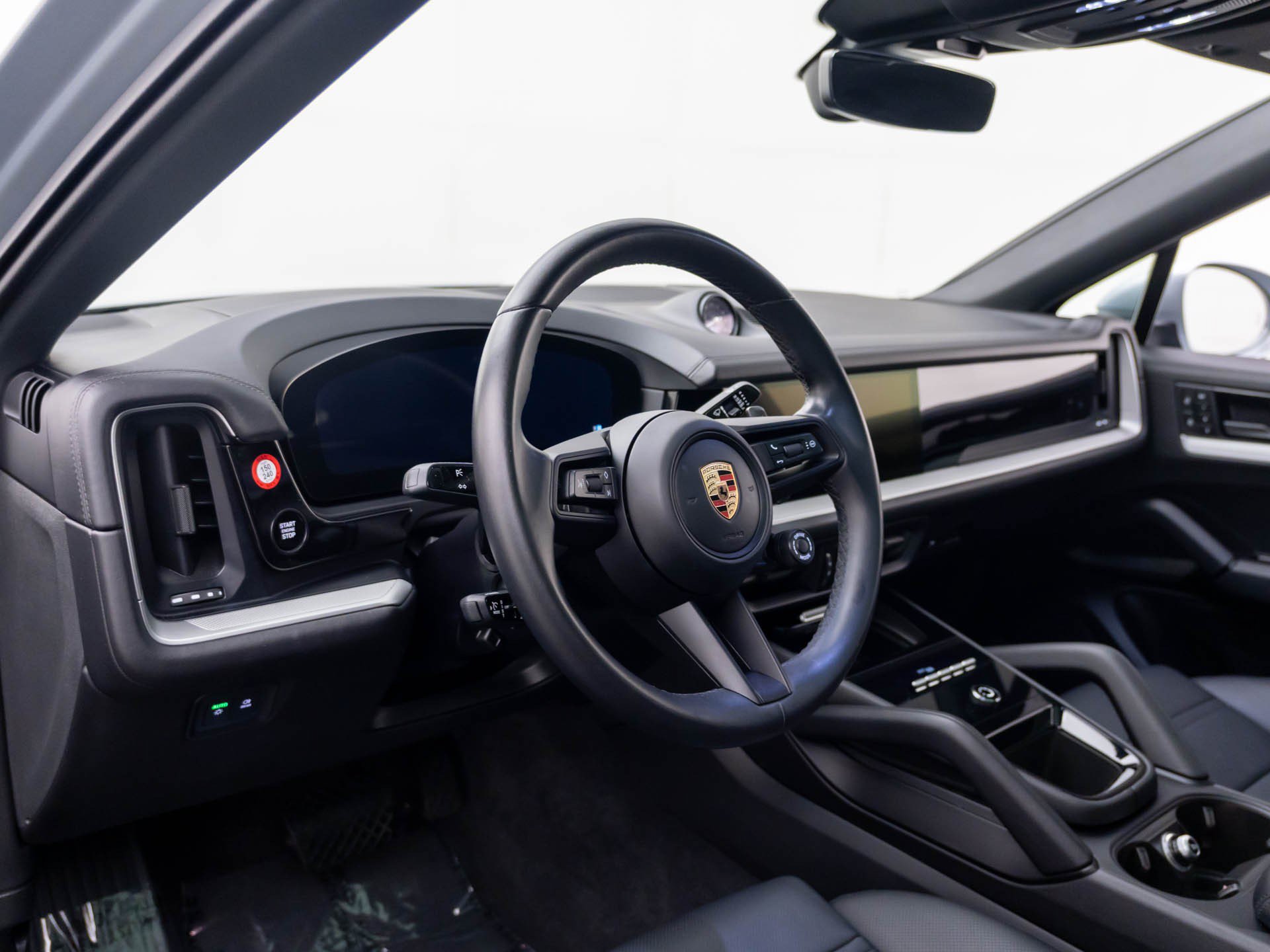 Certified 2024 Porsche Cayenne Coupe AWD/4WD image 4