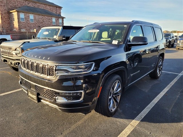 Used 2022 Jeep Wagoneer Series III w/ Premium Group I image 3