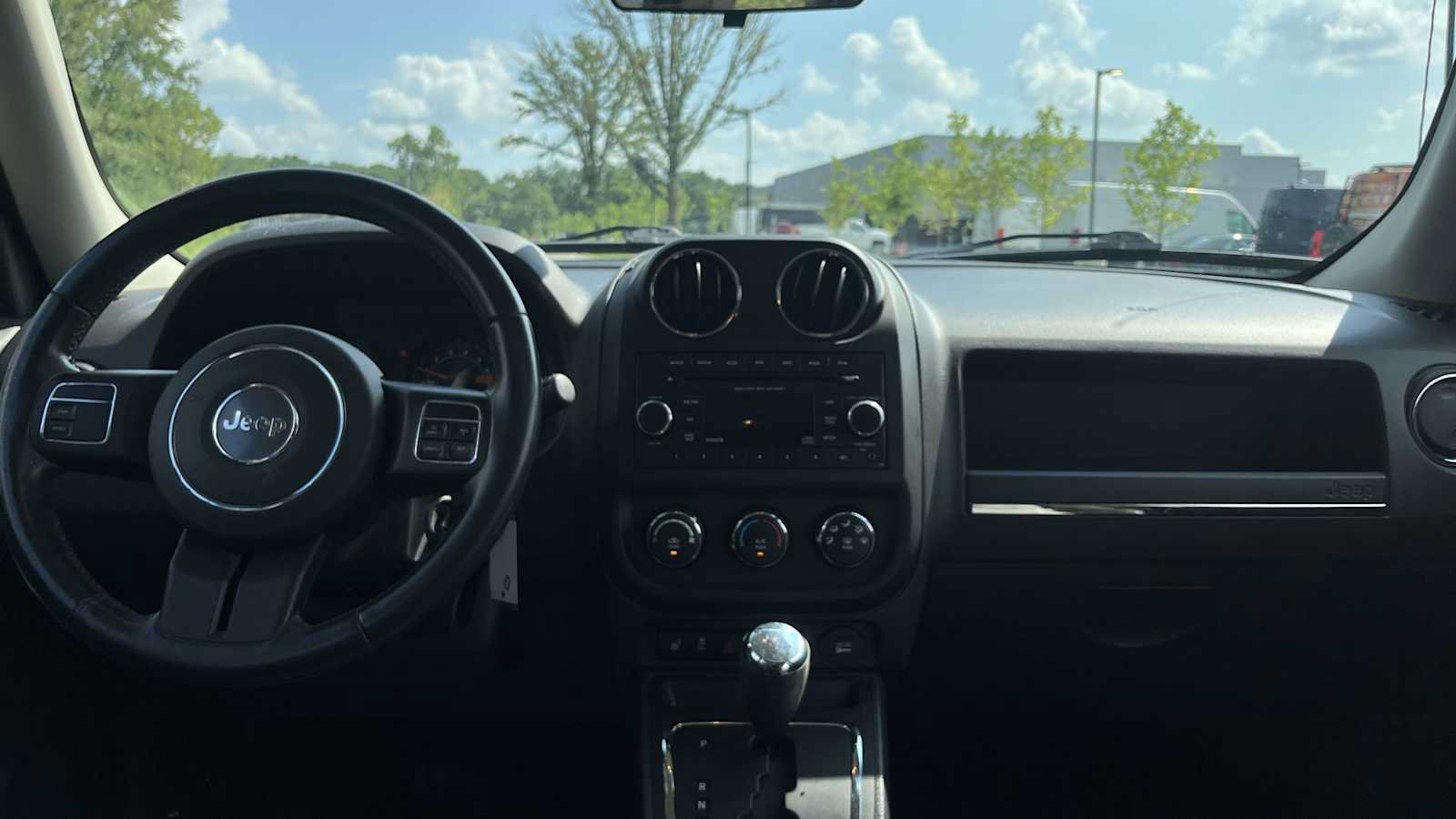 Used 2015 Jeep Patriot High Altitude AWD/4WD image 27