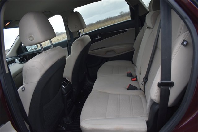 Used 2019 Kia Sorento LX w/ LX V6 Convenience Package image 16