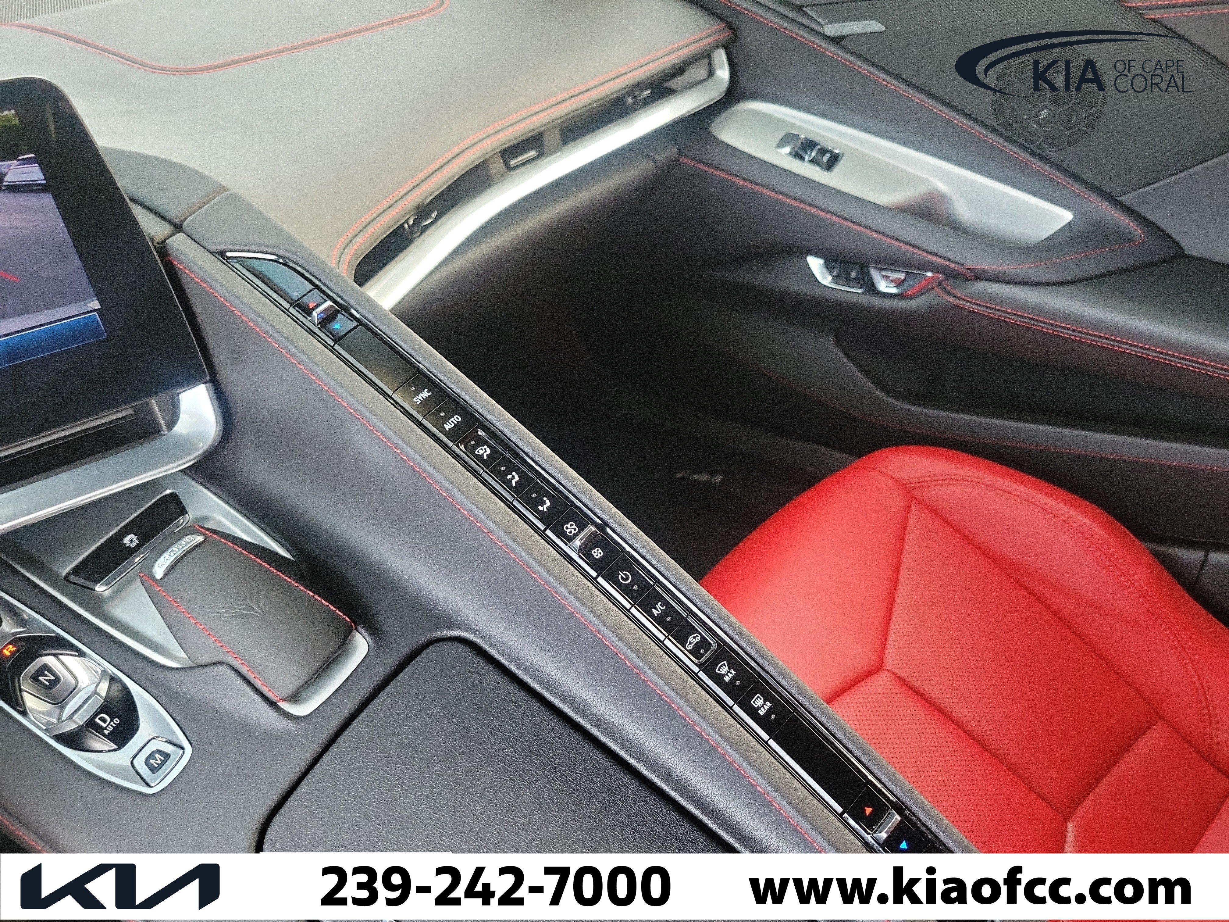 Used 2024 Chevrolet Corvette Stingray Coupe w/ 1LT RWD image 31