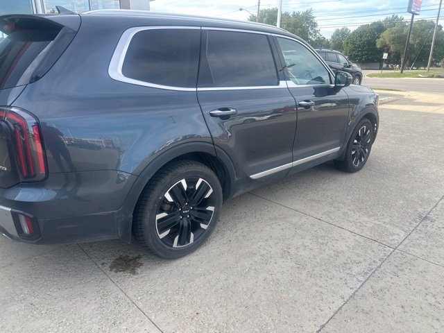 Used 2023 Kia Telluride SX AWD/4WD image 3