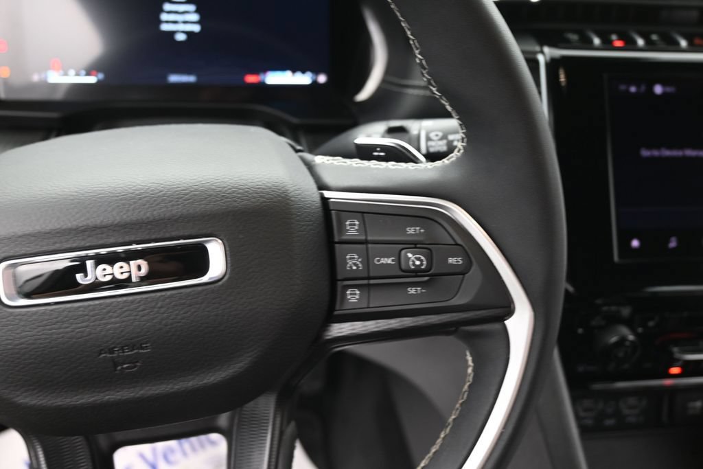 Used 2025 Jeep Grand Cherokee L Laredo AWD/4WD image 33