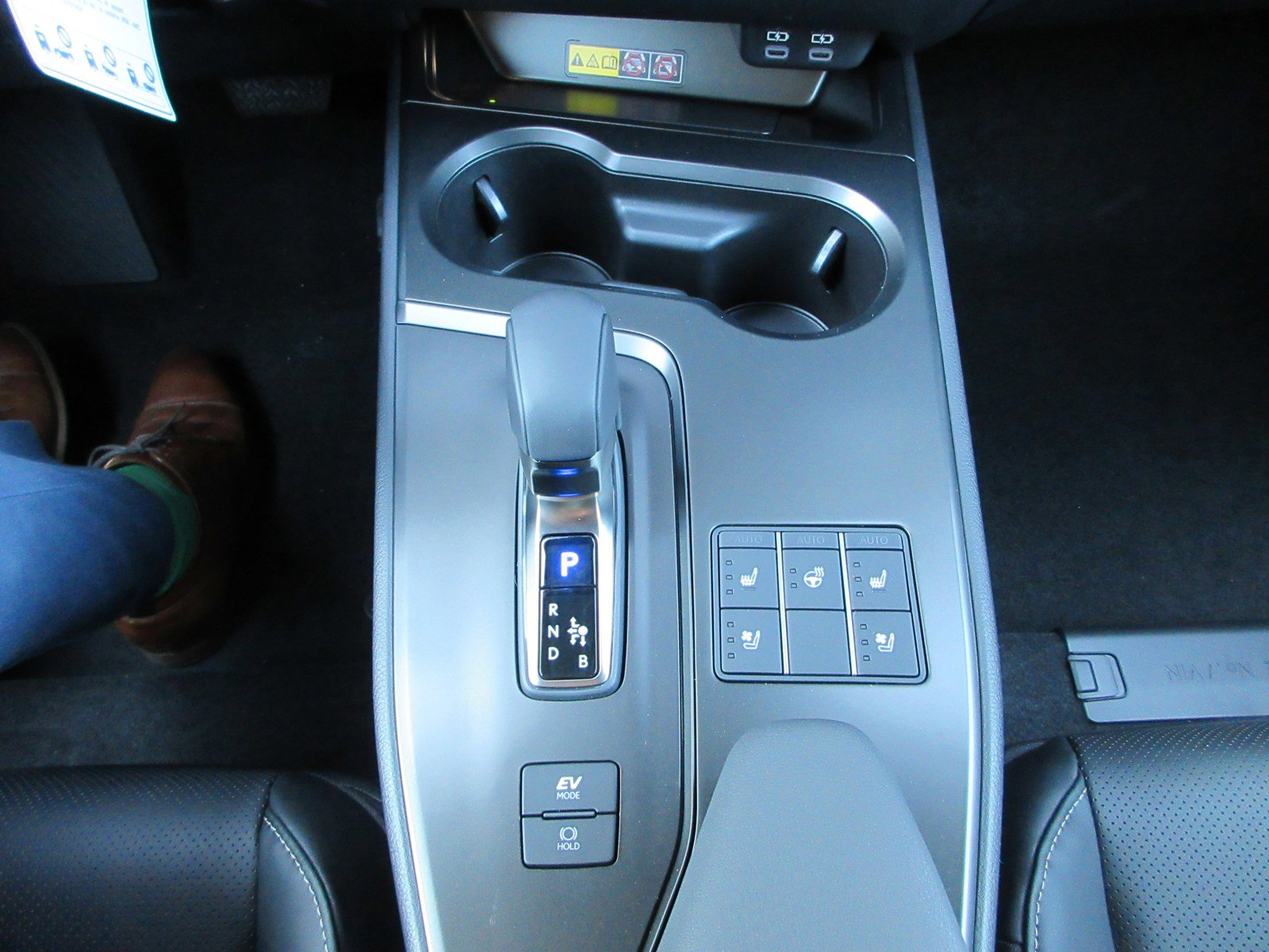New 2025 Lexus UX 300h AWD image 43